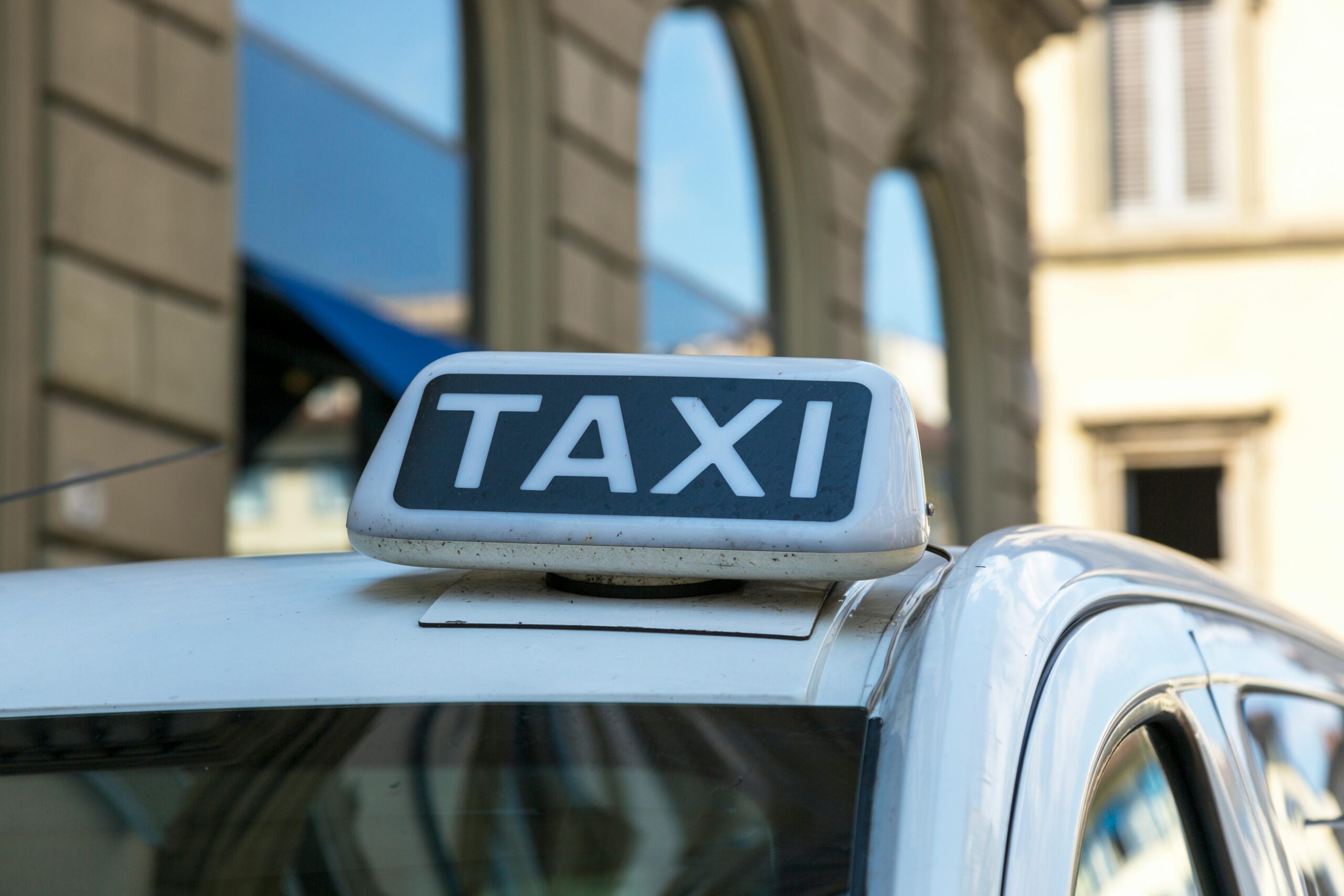 How Much Does an Edinburgh Airport Taxi Cost in 2026