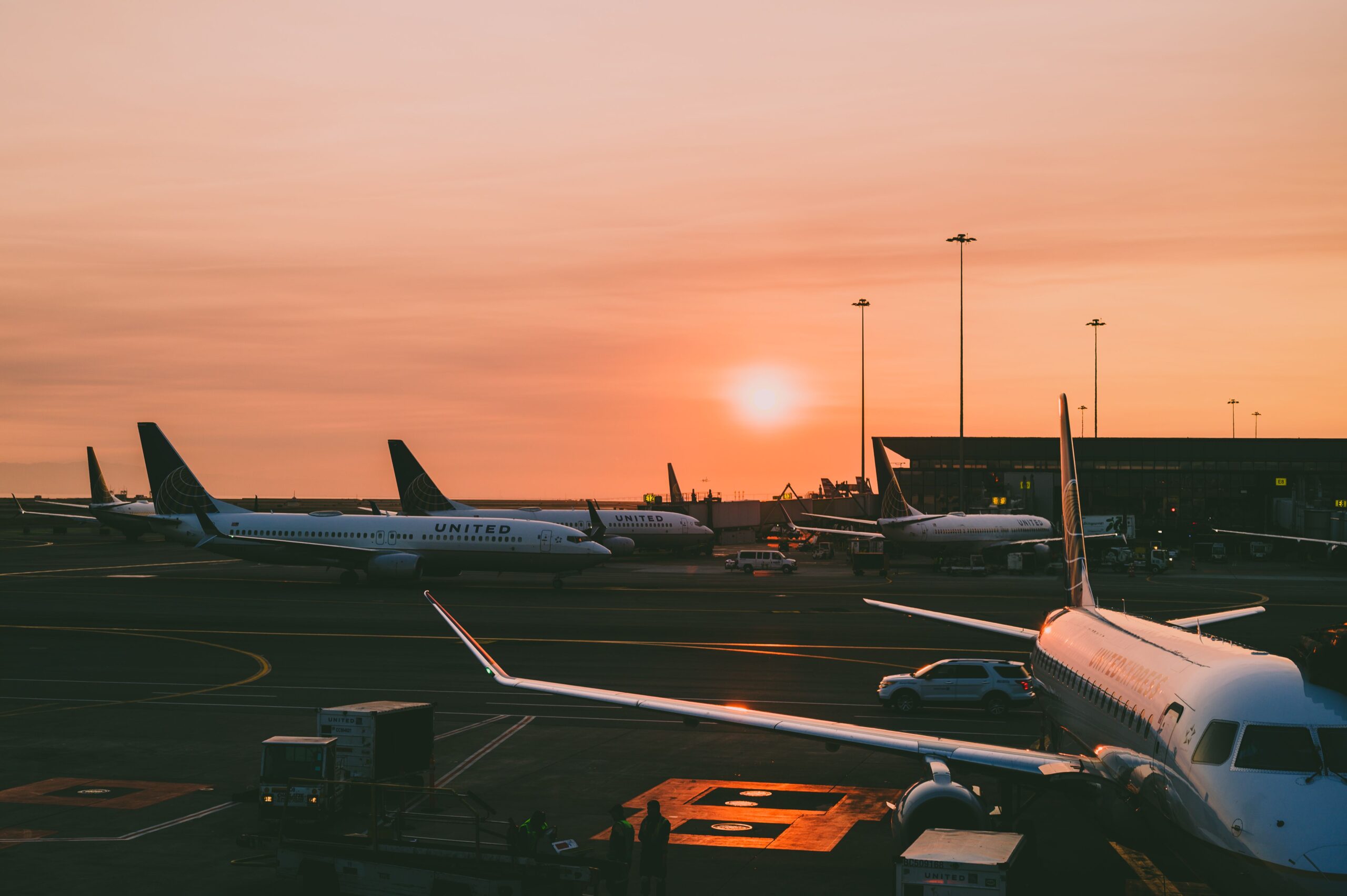 Edinburgh Airport Taxi Pickup Guide: How to Find Your Driver After Landing & What Information You Need When Booking