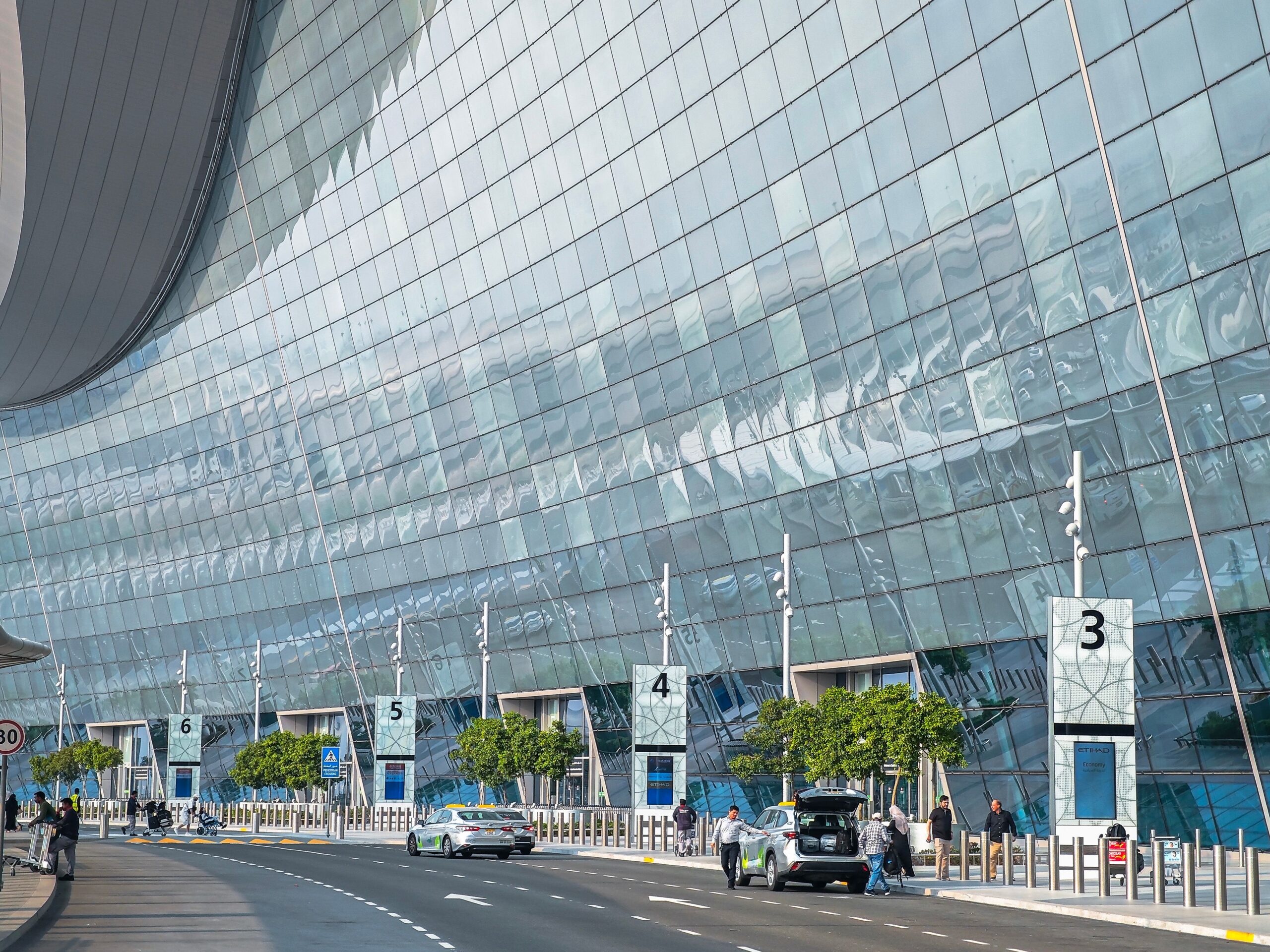 Airport Taxi with Fixed Booking Confirmation: What to Expect and Why It Matters