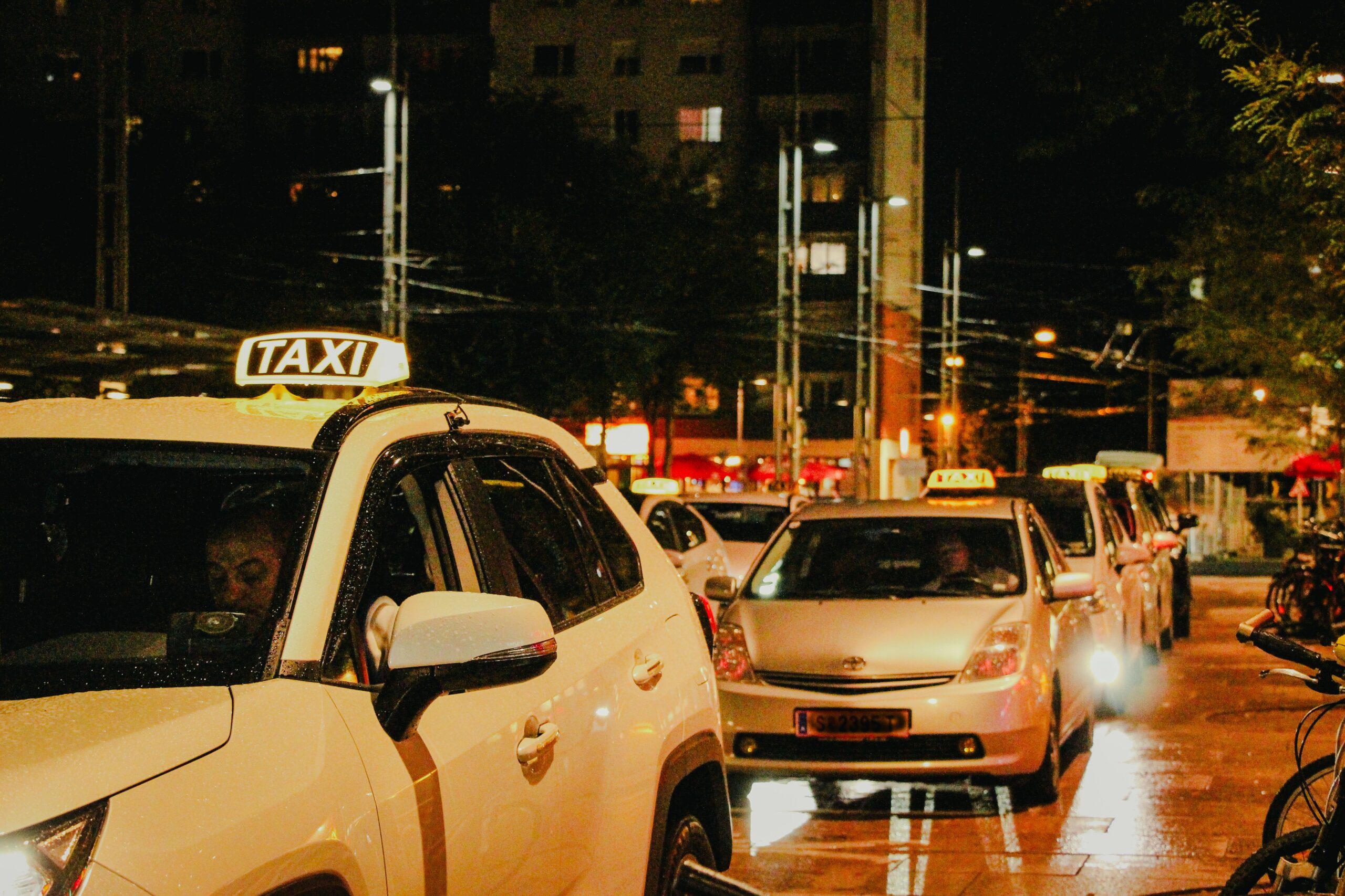 Edinburgh Airport Taxi for Holiday Travel