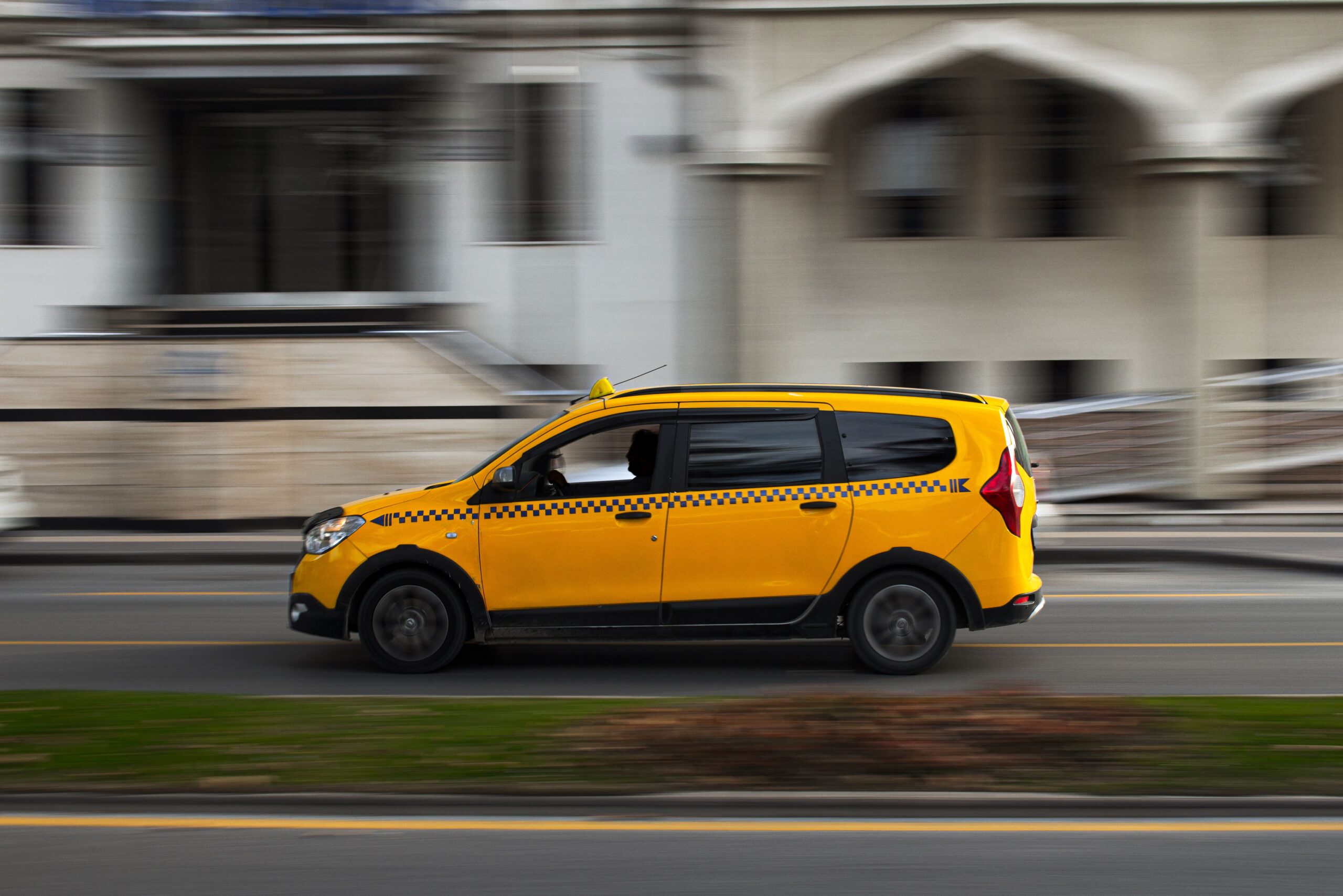 executive airport taxi