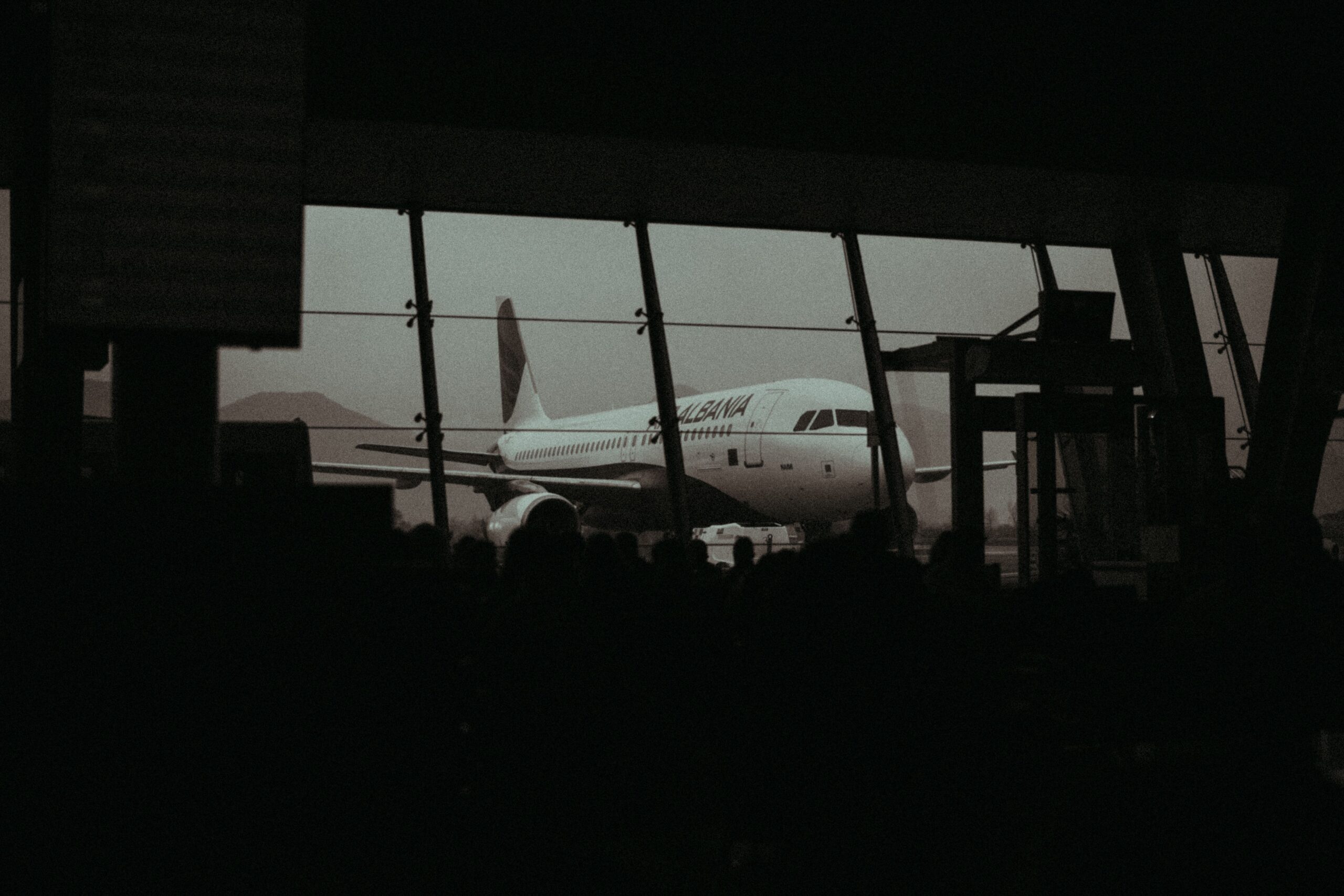 Flight Delayed? Book an Edinburgh Airport Taxi with Flight Monitoring and Driver Waiting
